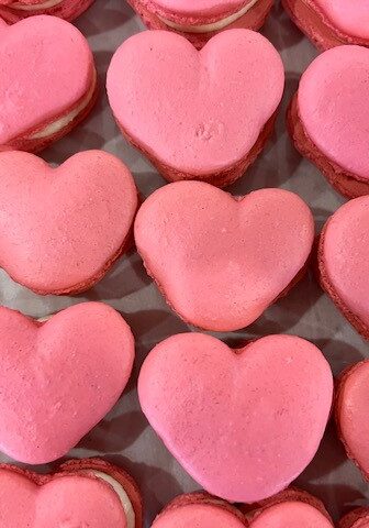 Heart Shaped Macarons pic (Valentine's Day 2022)