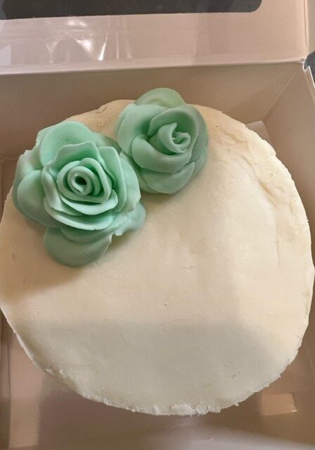 Mini Wedding Cake w fondant flowers pic (Feb 21 2022)